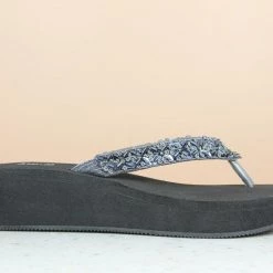 Inc.5 SALE EMBROIDED RUBBER PLATFORM THONG