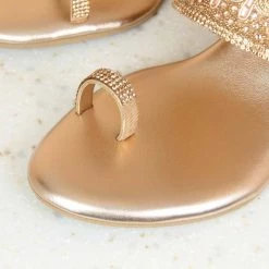 Inc.5 Embroidery EMBROIDED VEDGE HEEL TOE POST