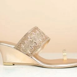 Inc.5 Embroidery EMBROIDED VEDGE HEEL TOE POST