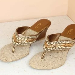 Inc.5 VEDGE HEEL EMBROIDED THONG SALE