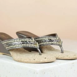 Inc.5 SALE VEDGE HEEL EMBROIDED THONG