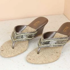 Inc.5 SALE VEDGE HEEL EMBROIDED THONG