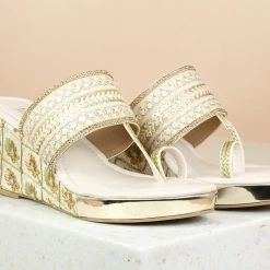 Inc.5 Embroidery EMBROIDED VEDGE HEELS TOE POST