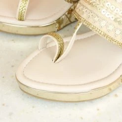 Inc.5 Embroidery EMBROIDED VEDGE HEELS TOE POST