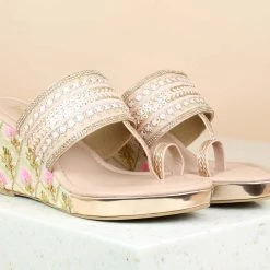 Inc.5 EMBROIDED VEDGE HEELS TOE POST