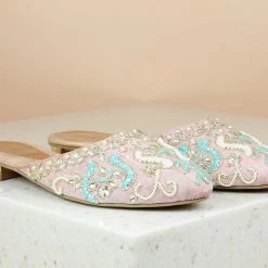 Inc.5 EMBROIDED MULES
