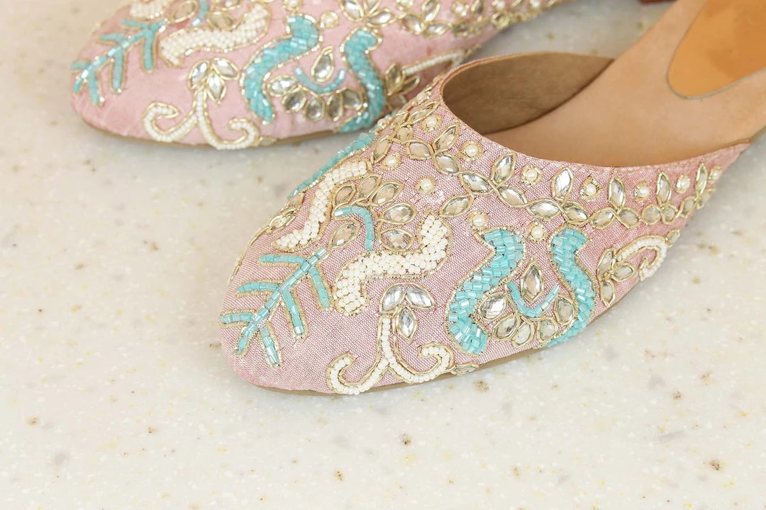 Inc.5 EMBROIDED MULES 4 Inc.5 EMBROIDED MULES