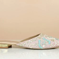 Inc.5 EMBROIDED MULES 8 Inc.5 EMBROIDED MULES