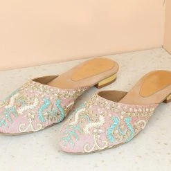 Inc.5 EMBROIDED MULES 9 Inc.5 EMBROIDED MULES