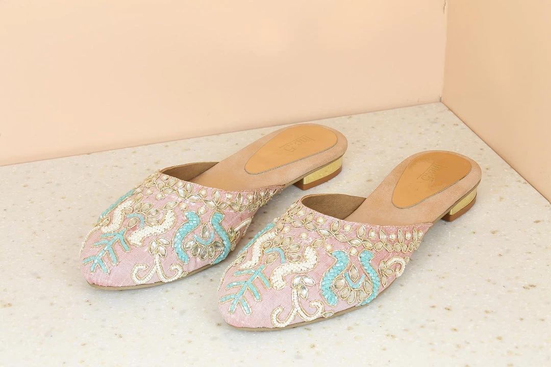 Inc.5 EMBROIDED MULES 6 Inc.5 EMBROIDED MULES