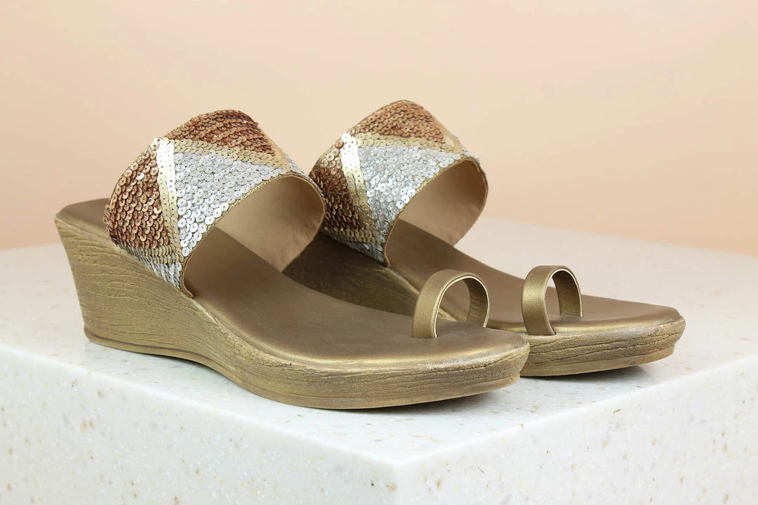 Inc.5 EMBROIDED PLATFORM TOE POST 3 Inc.5 EMBROIDED PLATFORM TOE POST