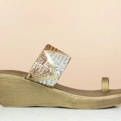 Inc.5 EMBROIDED PLATFORM TOE POST 8 Inc.5 EMBROIDED PLATFORM TOE POST