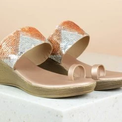 Inc.5 SALE EMBROIDED PLATFORM TOE POST