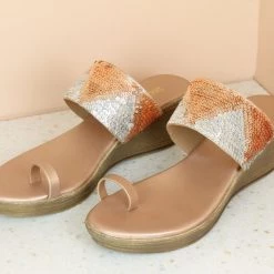 Inc.5 SALE EMBROIDED PLATFORM TOE POST