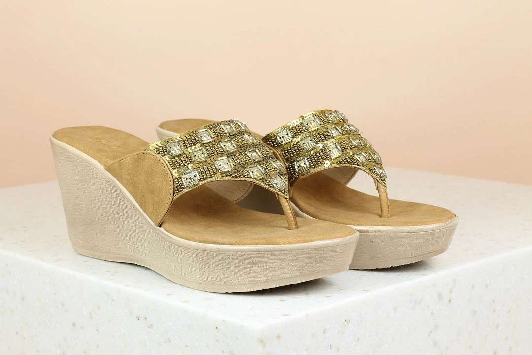 Inc.5 EMBROIDED PLATFORM THONG 3 Inc.5 EMBROIDED PLATFORM THONG