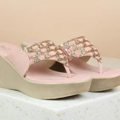 Inc.5 EMBROIDED PLATFORM THONG