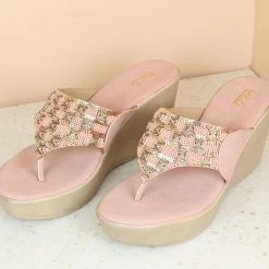 Inc.5 EMBROIDED PLATFORM THONG