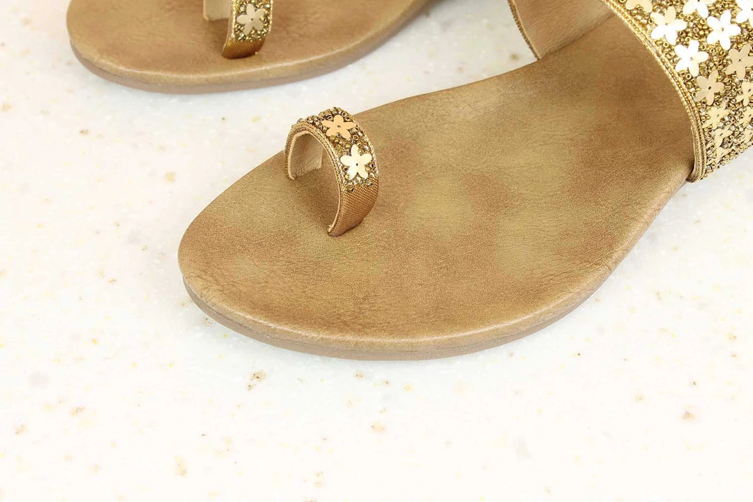 Inc.5 Embroidery FLAT EMBROIDED TOE POST 4 Inc.5 Embroidery FLAT EMBROIDED TOE POST