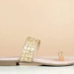 Inc.5 FLAT EMBROIDED TOE POST Embroidery