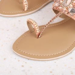 Inc.5 FLAT EMBROIDED TOE POST