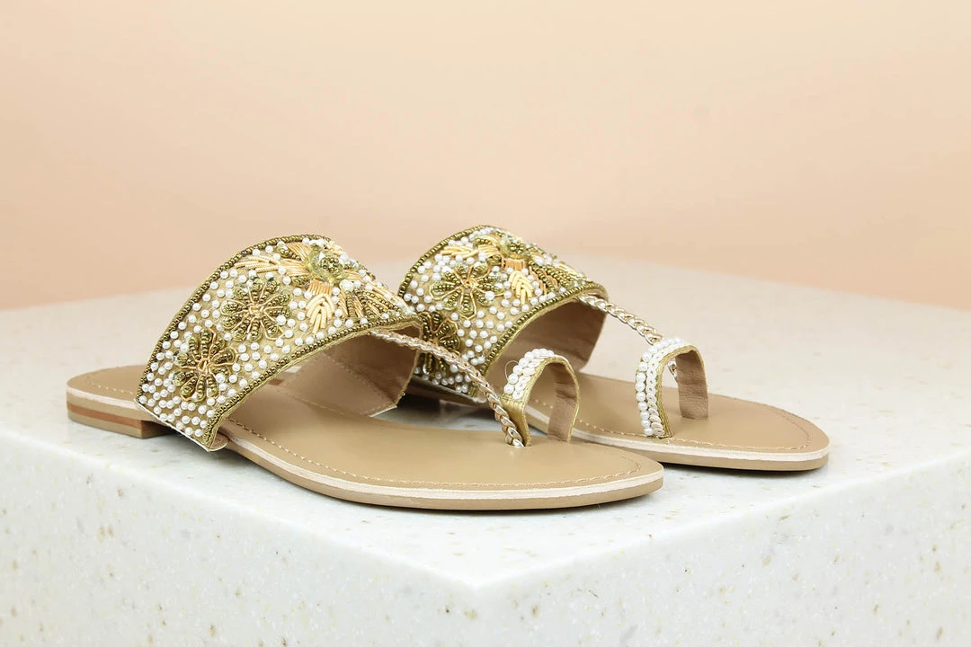 Inc.5 WOMEN FLAT EMBROIDED TOE POST 3 Inc.5 WOMEN FLAT EMBROIDED TOE POST