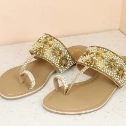 Inc.5 WOMEN FLAT EMBROIDED TOE POST 9 Inc.5 WOMEN FLAT EMBROIDED TOE POST