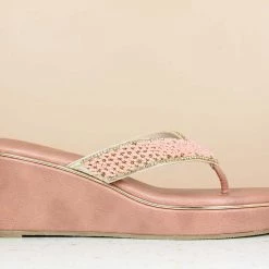 Inc.5 EMBROIDED PLATFORM THONG