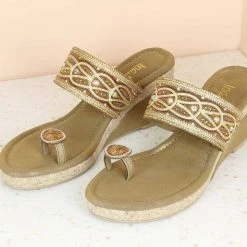 Inc.5 Embroidery EMBROIDED VEDGE HEELS TOE POST