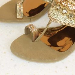 Inc.5 SALE EMBROIDED TOE POST