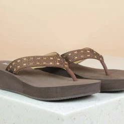 Inc.5 RUBBER PLATFORM DIAMOND THONG