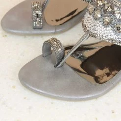 Inc.5 EMBROIDED TOE POST SALE