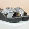 Inc.5 CROSS STRAP DIAMOND PLATFORM