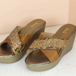 Inc.5 SALE CROSS STRAP DIAMOND PLATFORM