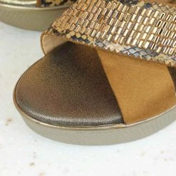 Inc.5 SALE CROSS STRAP DIAMOND PLATFORM