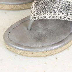 Inc.5 EMBROIDED PLATFORM THONG