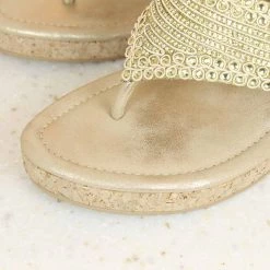 Inc.5 VEDGE HEEL EMBROIDED THONG