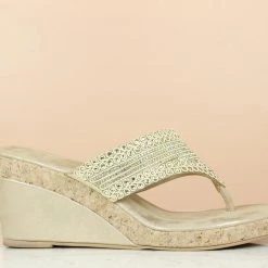 Inc.5 VEDGE HEEL EMBROIDED THONG