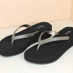 Inc.5 PLATFORM DIAMOND THONG