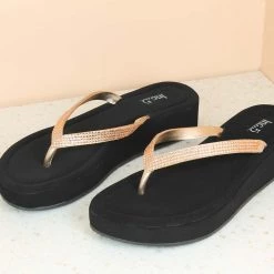 Inc.5 PLATFORM DIAMOND THONG