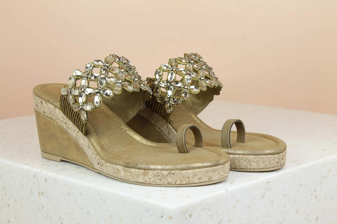 Inc.5 EMBROIDED PLATFORM 3 Inc.5 EMBROIDED PLATFORM