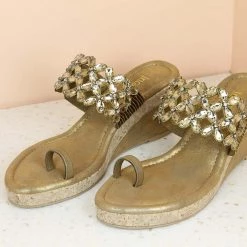 Inc.5 EMBROIDED PLATFORM 9 Inc.5 EMBROIDED PLATFORM