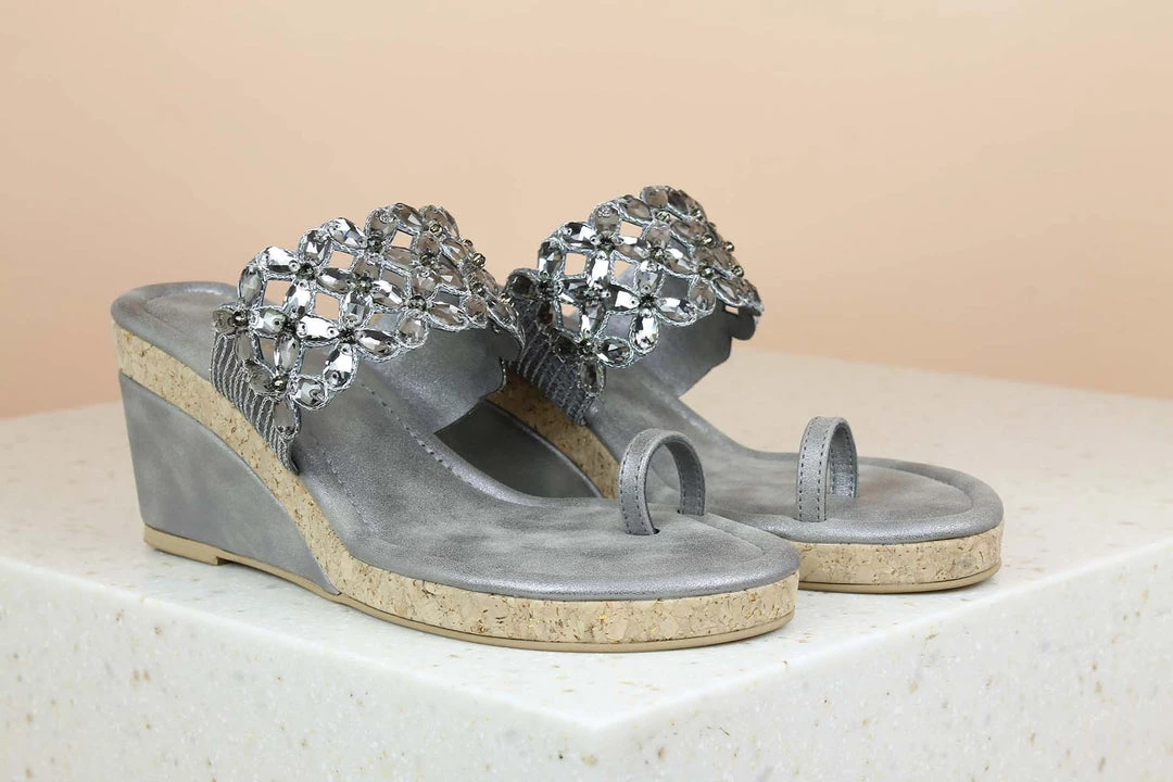 Inc.5 EMBROIDED PLATFORM 3 Inc.5 EMBROIDED PLATFORM