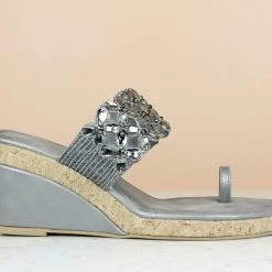 Inc.5 EMBROIDED PLATFORM 8 Inc.5 EMBROIDED PLATFORM