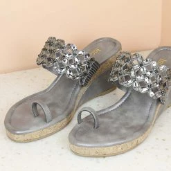 Inc.5 EMBROIDED PLATFORM 9 Inc.5 EMBROIDED PLATFORM