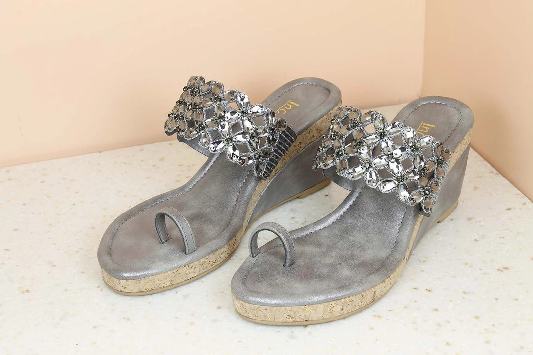 Inc.5 EMBROIDED PLATFORM 6 Inc.5 EMBROIDED PLATFORM