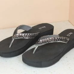 Inc.5 SALE EMBROIDED RUBBER PLATFORM