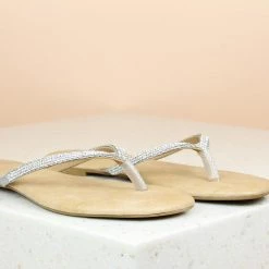 Inc.5 FLAT DIAMOND THONG