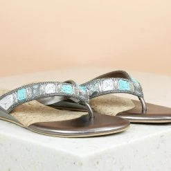 Inc.5 FLAT EMBROIDED THONG