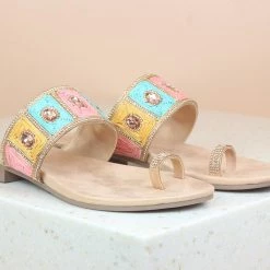 Inc.5 EMBROIDED FLAT TOE POST