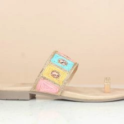 Inc.5 EMBROIDED FLAT TOE POST